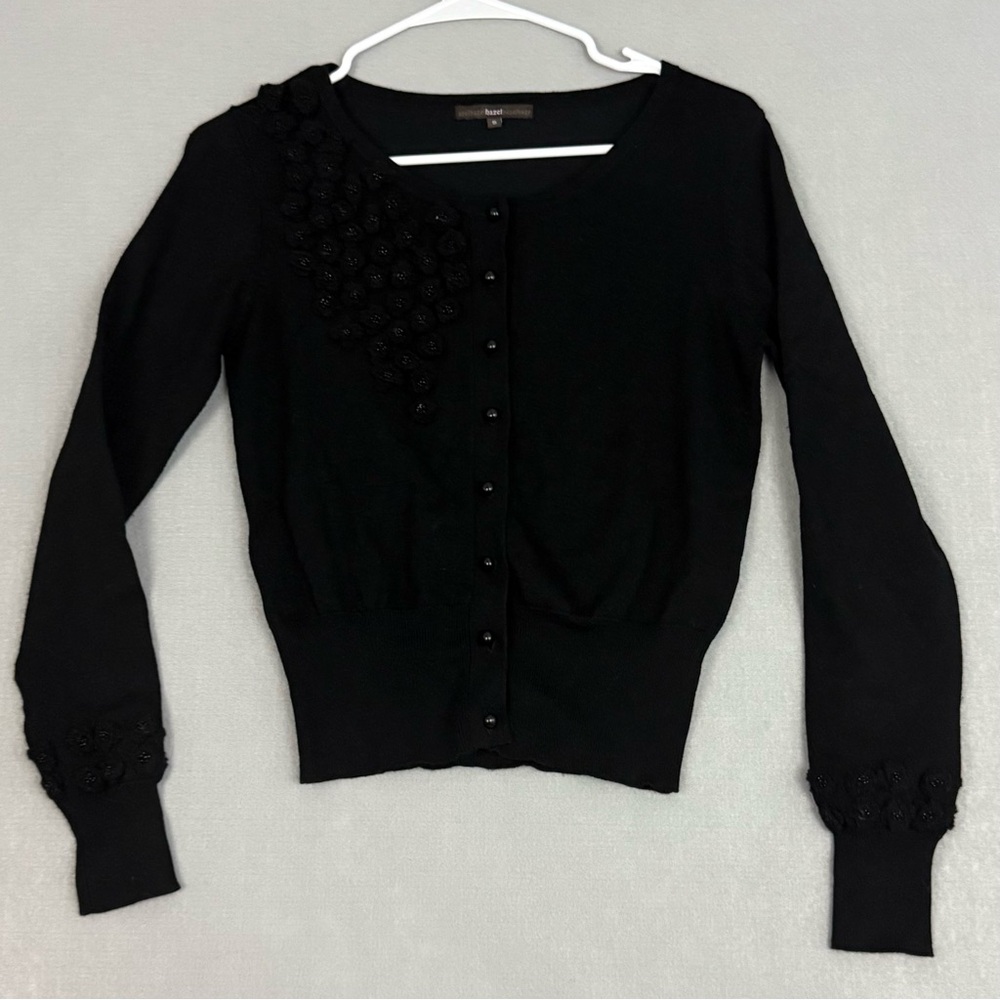 Hazel Cardigan Sweater Women's Small‎ Cropped Long Sleeve Floral Sequin Black